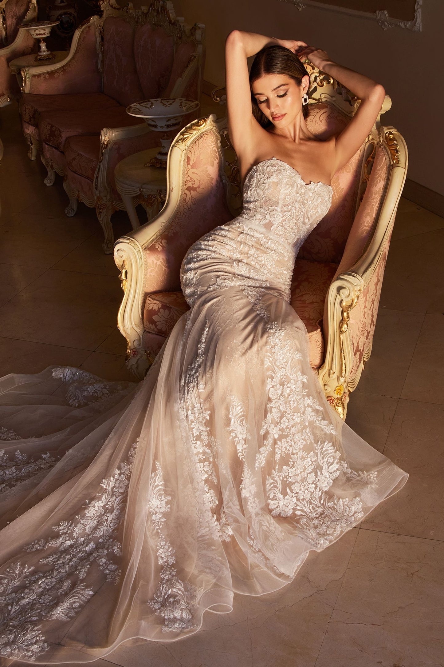Stunning contrast of lace and lining creates depth and definition