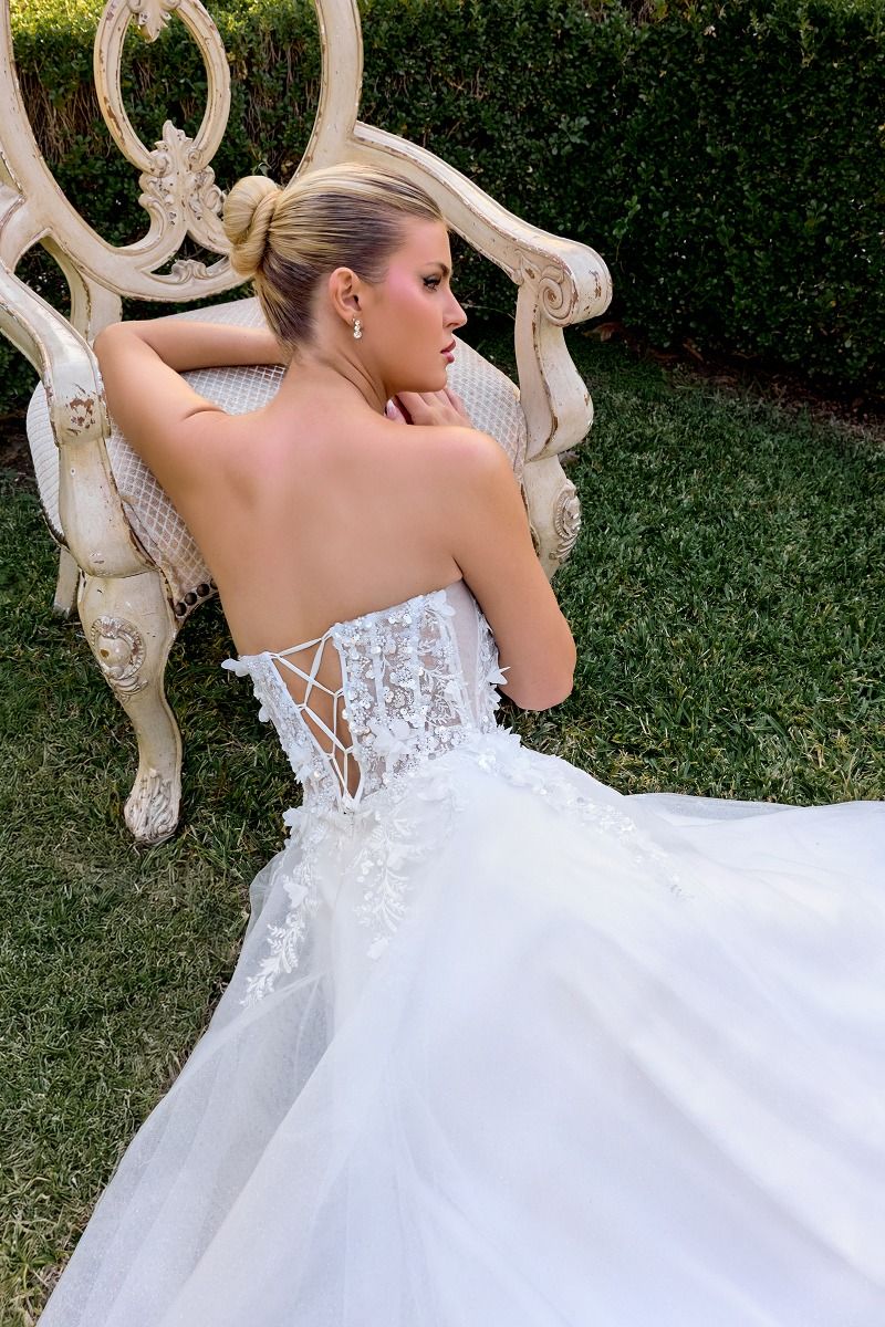 The Elowen Gown – Romantic Strapless A-Line Wedding Dress with 3D Floral Lace