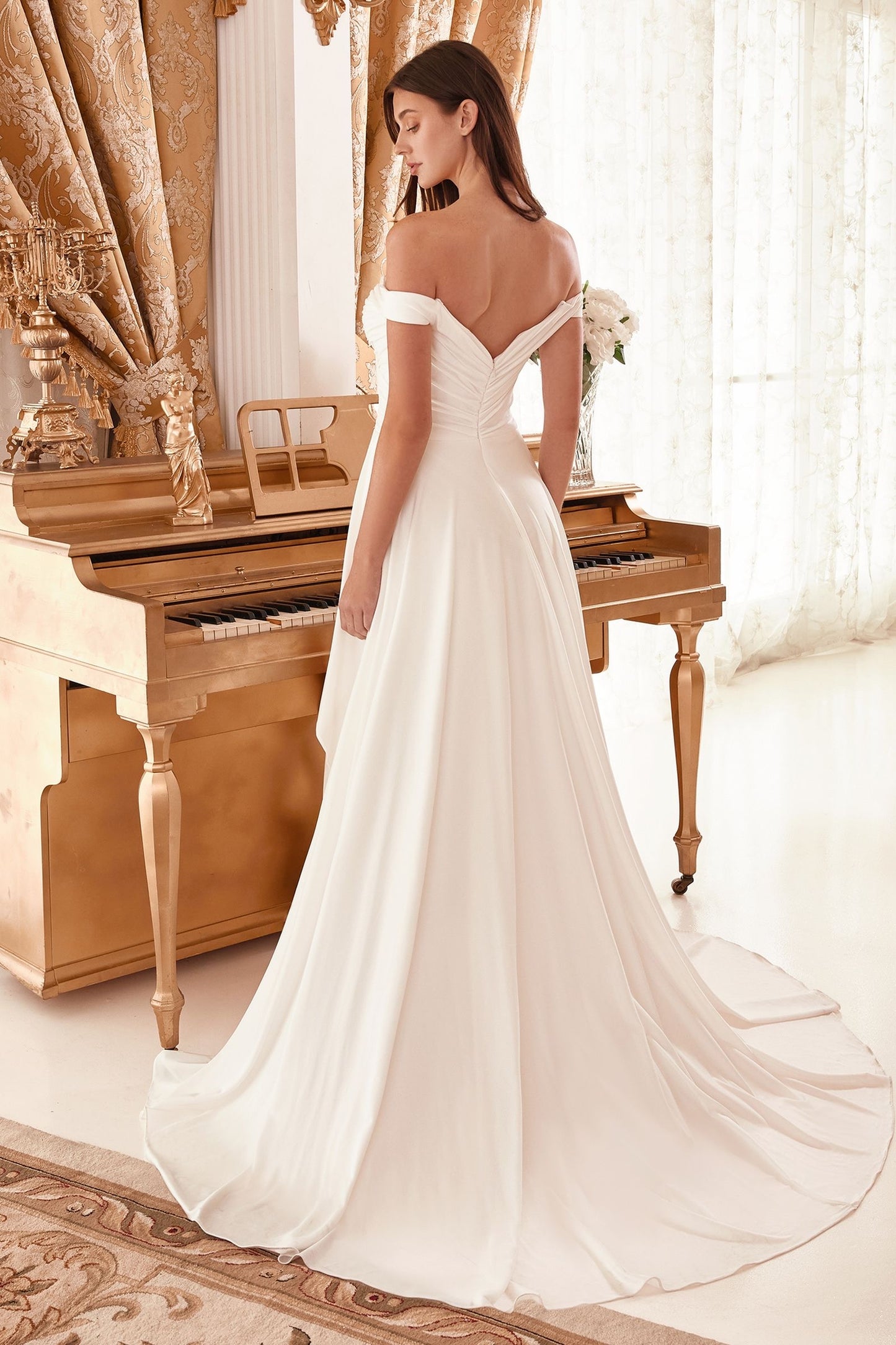 classic gathered waistline for a timeless touch