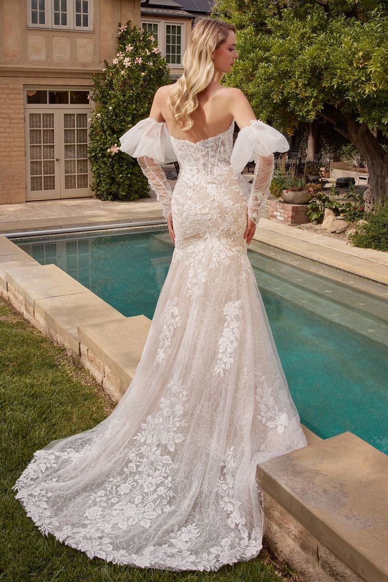 Timeless and enchanting strapless mermaid wedding gown