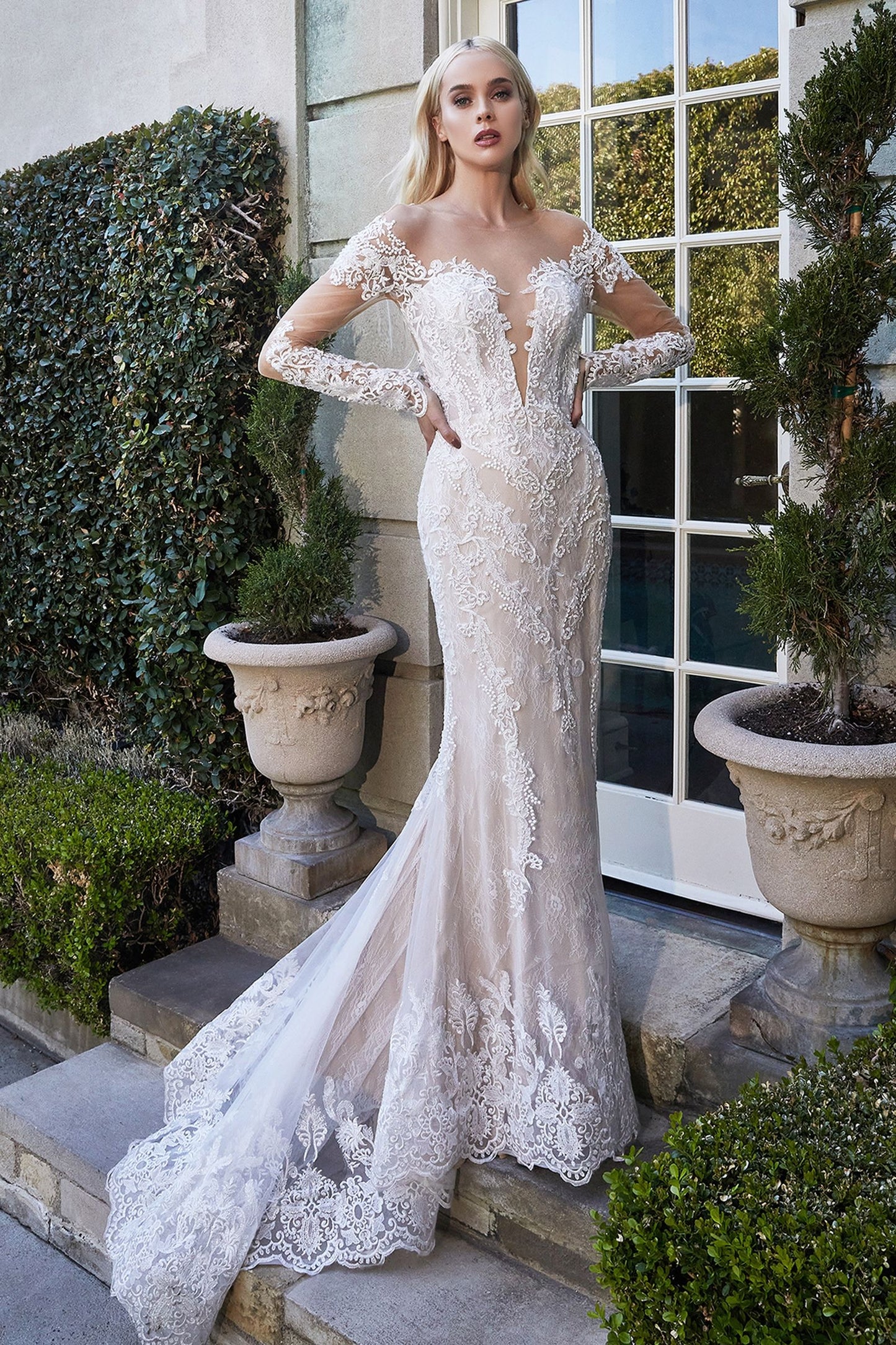 chic mermaid gown in a shimmering fabric and a fitted bodice