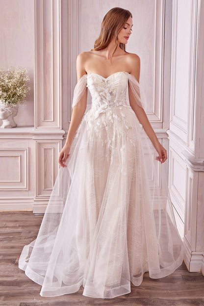 Versatile wedding dress that can be worn off the shoulder or with a sweetheart neckline for a personalized look
